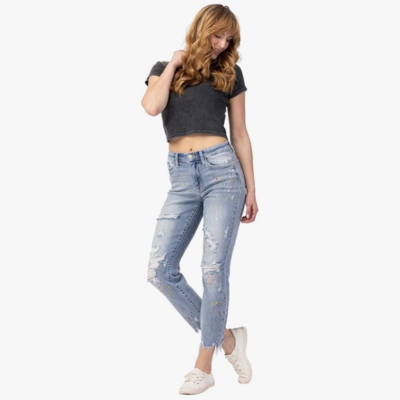 Judy Blue Denim - NWTJudy Blue Women's High-Rise Destroyed Confetti Paint Splatter
Boyfriend Jeans